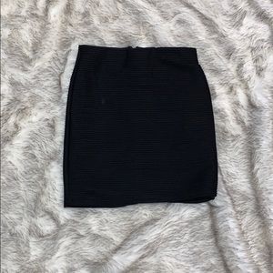 Ribbed black skirt